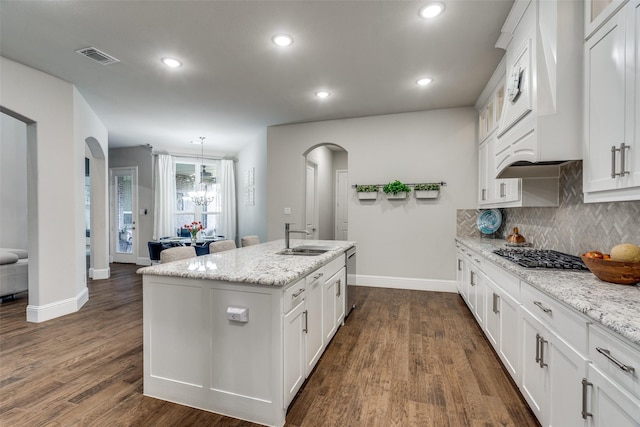 1765 Bramshaw Trl, Farmers Branch, TX 75234 - bedroom featuring lofted ceiling and light carpet