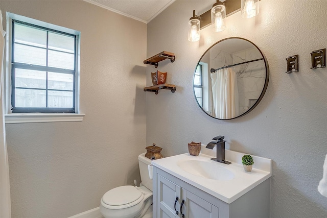 603 S 2nd St, Midlothian, TX 76065 - full bathroom with toilet, vanity, curtained shower, and crown molding