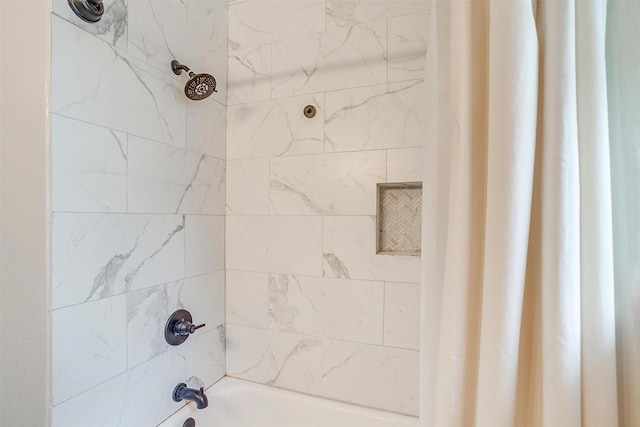 603 S 2nd St, Midlothian, TX 76065 - bathroom with shower / tub combo