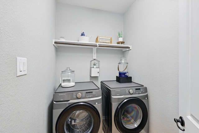 336 Avila Ln, Fort Worth, TX 76052 - laundry area with washing machine and dryer