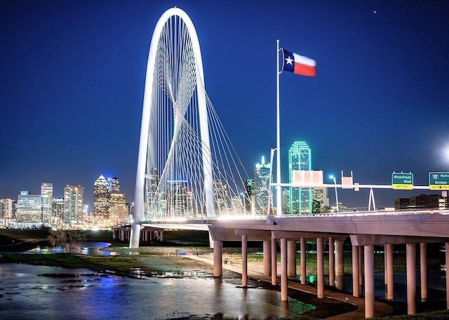 1902 Canada Dr, Dallas, TX 75212