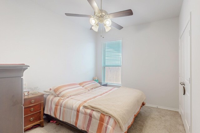 dining room with recessed lighting, baseboards, and light wood-style floors