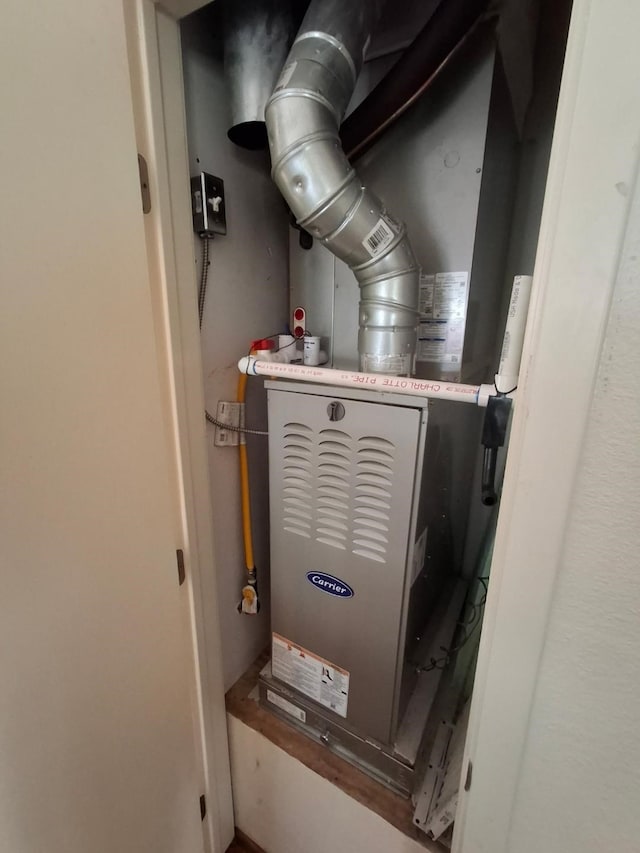 2365 Norwood Dr, Dallas, TX 75228 - utilities featuring heating unit