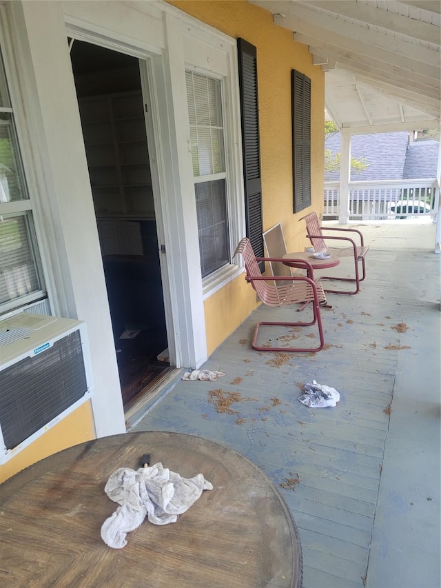 409 Forest Ave, Shreveport, LA 71104 - view of covered porch