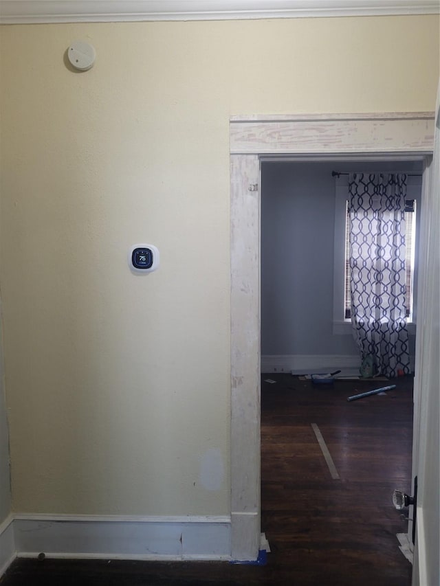 409 Forest Ave, Shreveport, LA 71104 - detailed view of wood finished floors and baseboards