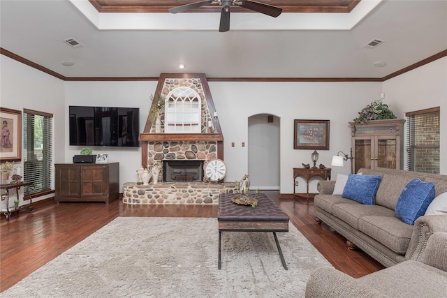 10248 N Poetry Ln, Terrell, TX 75160 - living area with visible vents, a tray ceiling, and ceiling fan