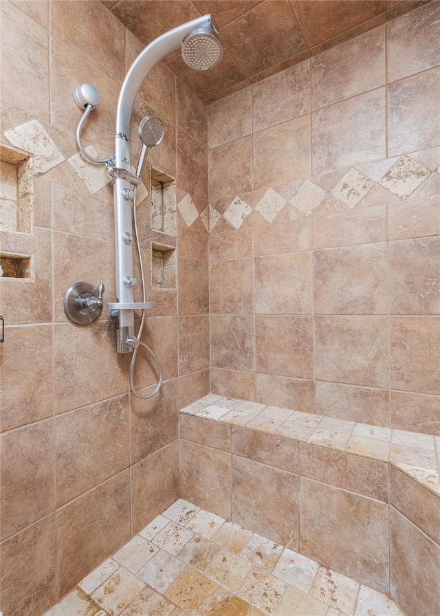 10248 N Poetry Ln, Terrell, TX 75160 - bathroom with tiled shower