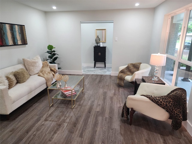 5515 Enchanted Ln, Dallas, TX 75227 - living area featuring wood finished floors, recessed lighting, and baseboards