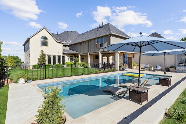 2413 Versailles Dr, Heath, TX 75032 - view of swimming pool featuring a patio area and a pool with connected hot tub