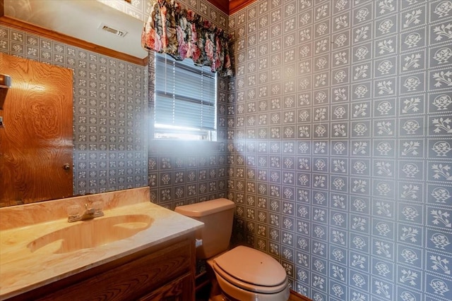 275 Salesville Rd, Mineral Wells, TX 76067 - half bath featuring visible vents, toilet, and vanity
