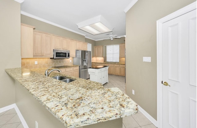 824 Parkwood Ct, Mckinney, TX 75072 - kitchen featuring a sink, stainless steel appliances, light tile patterned floors, light brown cabinetry, and crown molding