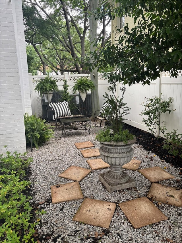 4661 Mockingbird Ln, Highland Park, TX 75209 - fenced backyard with a patio