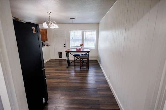 8820 Guadalupe Rd, Fort Worth, TX 76116 - interior space with visible vents, baseboards, a chandelier, a textured ceiling, and dark wood finished floors