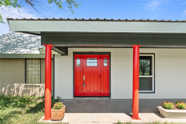 9518 County Road 913, Godley, TX 76044 - property entrance featuring a porch