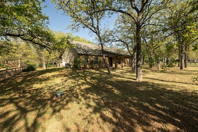 576 County Road 3555, Paradise, TX 76073 - view of yard featuring fence