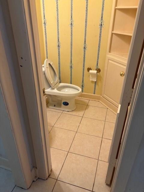 1417 Wyndmere Dr, Desoto, TX 75115 - bathroom featuring tile patterned floors and toilet