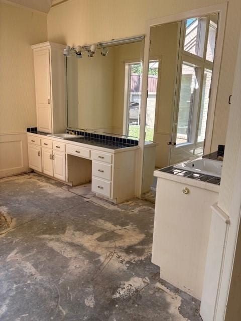 1417 Wyndmere Dr, Desoto, TX 75115 - bathroom featuring a sink