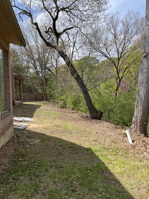 1417 Wyndmere Dr, Desoto, TX 75115 - view of yard