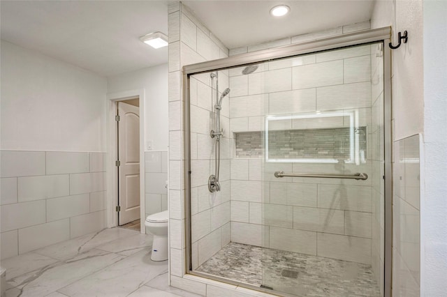 110 Pine St, Weatherford, TX 76086 - full bath featuring recessed lighting, toilet, a shower stall, wainscoting, and tile walls