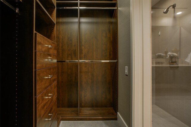 2408 Victory Park Ln Unit 1031, Dallas, TX 75219 - view of spacious closet