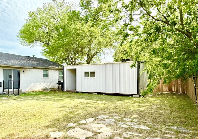 1901 SE 12th St, Mineral Wells, TX 76067 - view of yard with an outbuilding