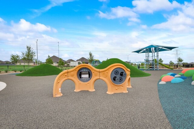 6926 Prairieside Trl, Prairie Ridge, TX 76084 - communal playground featuring fence