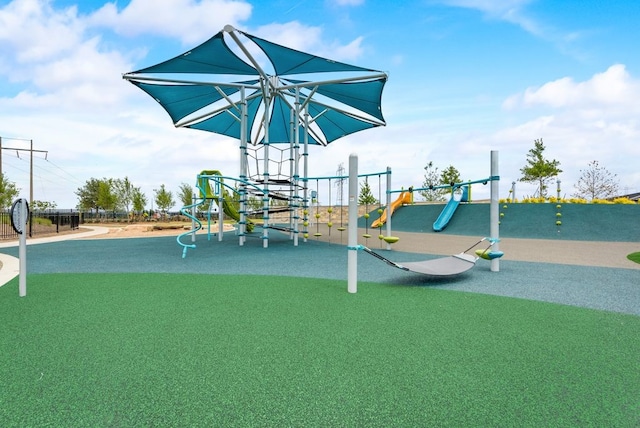 6926 Prairieside Trl, Prairie Ridge, TX 76084 - communal playground featuring fence
