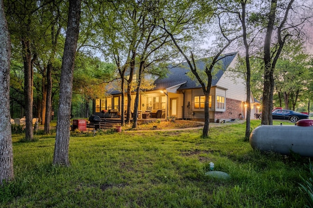 view of front of house with a front yard