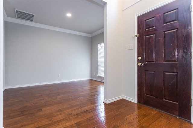 1314 Kingsley Ct, Allen, TX 75013 - entryway with visible vents, baseboards, dark wood-style flooring, crown molding, and recessed lighting