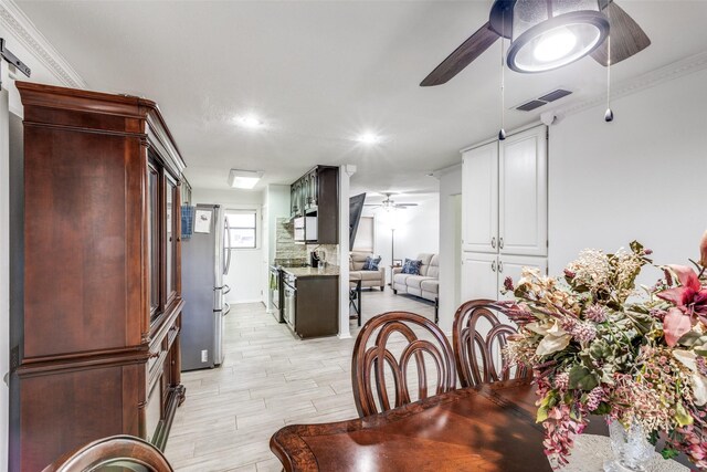 dining room with recessed lighting, visible vents, baseboards, and ceiling fan