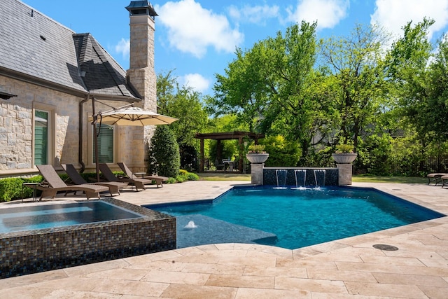 6615 Bluffview Dr, Frisco, TX 75034 - view of swimming pool with a pool with connected hot tub and a patio