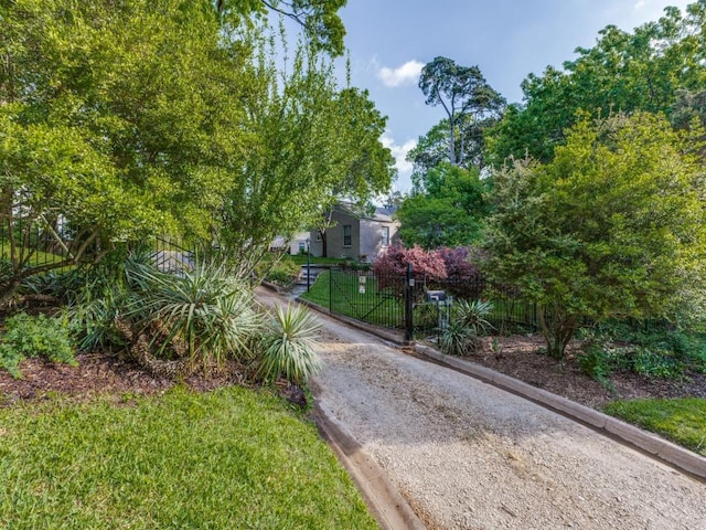 705 W Colorado Blvd, Dallas, TX 75208 - view of surrounding community