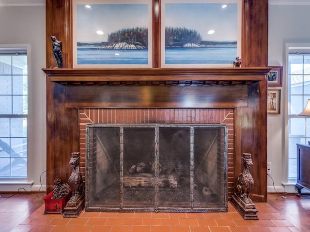 705 W Colorado Blvd, Dallas, TX 75208 - detailed view of a brick fireplace and baseboards