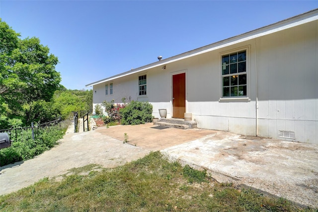 4916 Gooseberry Trl, Granbury, TX 76048 - view of front of property with a patio area and fence