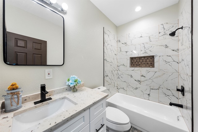 228 W Fm 27, Fairfield, TX 75840 - bathroom with toilet, vanity, and bathing tub / shower combination