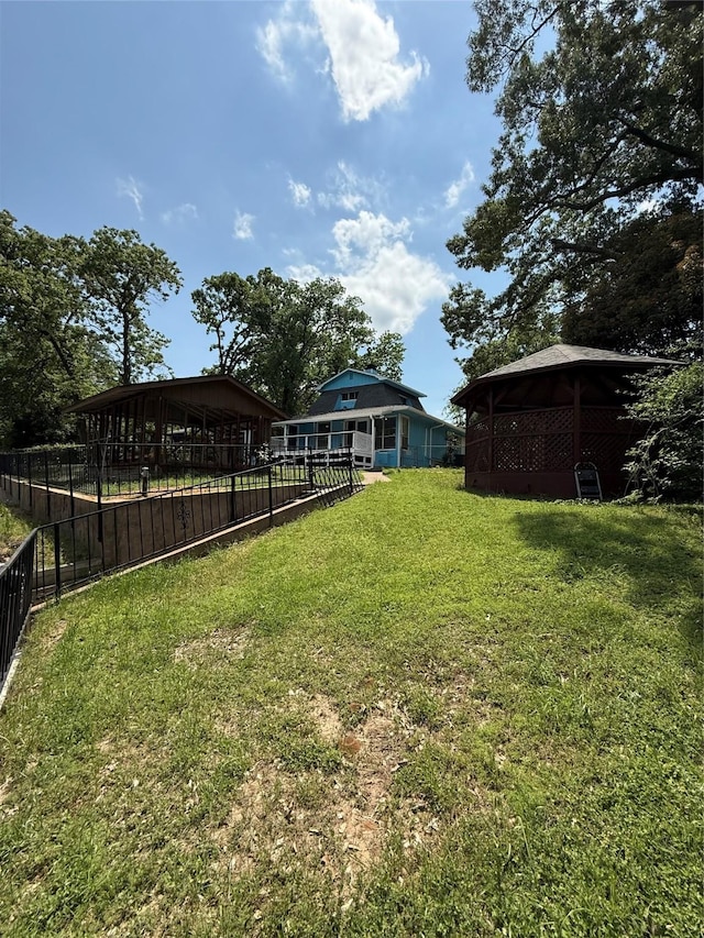 view of yard featuring fence