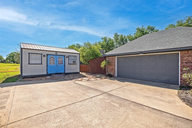 6 Broadmoor Way, Lucas, TX 75098 - garage featuring driveway
