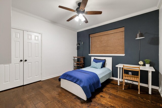 5800 Edgewood Dr, Mckinney, TX 75072 - bedroom featuring baseboards, hardwood / wood-style flooring, ornamental molding, and a closet