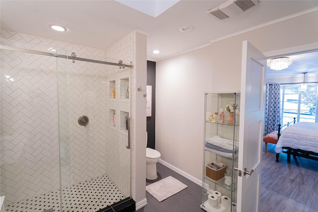 1711 Tamarack Dr, Dallas, TX 75228 - bathroom featuring toilet, ensuite bath, a shower stall, ornamental molding, and recessed lighting