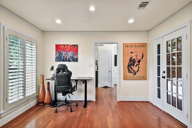 home office with wood finished floors, baseboards, visible vents, and recessed lighting