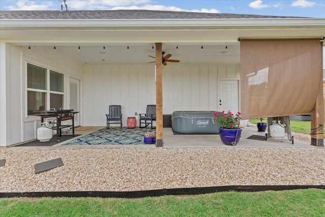 view of patio featuring a ceiling fan