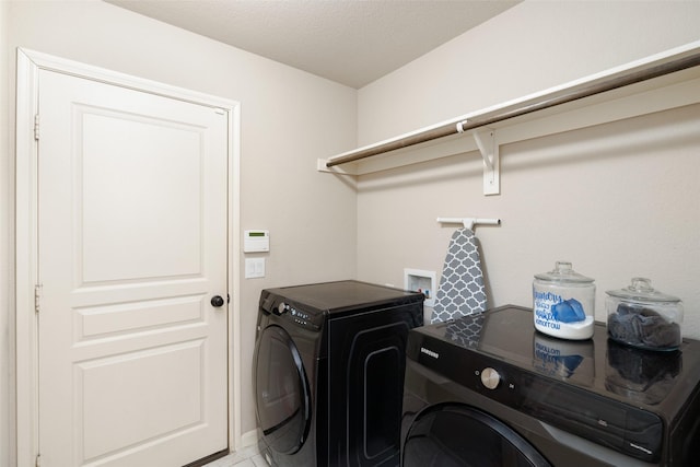 500 Harding Ln, Lavon, TX 75166 - laundry room featuring independent washer and dryer