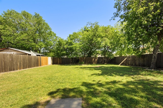 120 N Las Vegas Trl, White Settlement, TX 76108 - view of yard with a fenced backyard