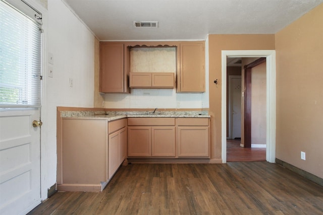 120 N Las Vegas Trl, White Settlement, TX 76108 - kitchen featuring baseboards, dark wood-style flooring, light countertops, and visible vents