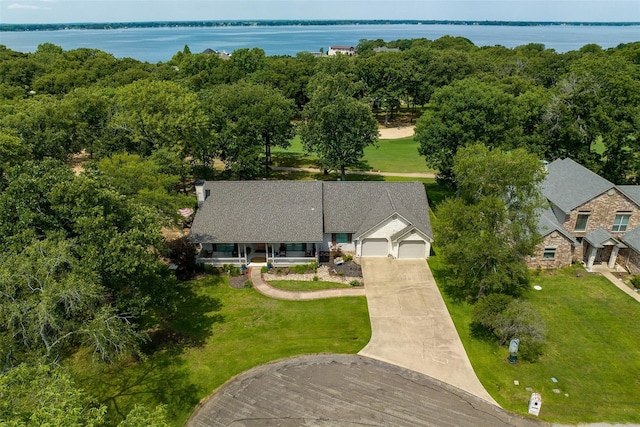 bird's eye view with a water view