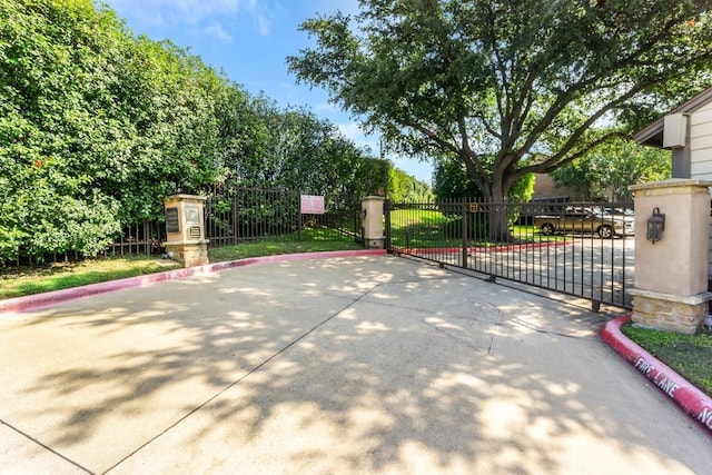 9910 Royal Ln Unit 1402, Dallas, TX 75231 - view of gate