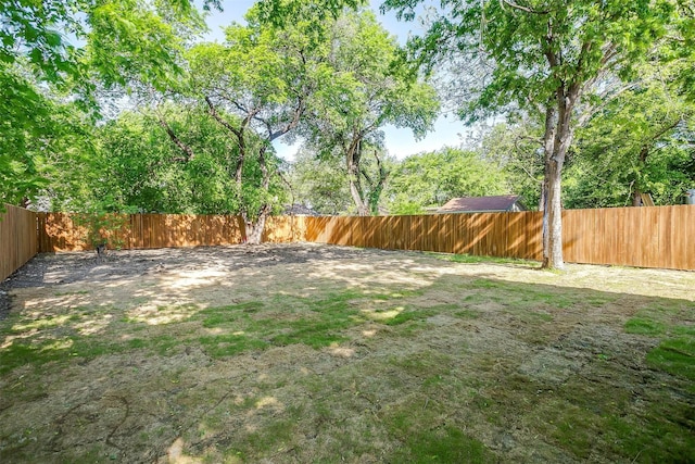 2229 Varsity Dr, Grand Prairie, TX 75051 - view of yard featuring a fenced backyard