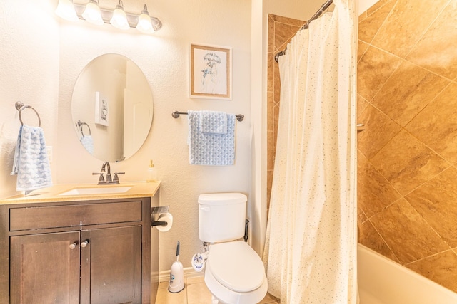 full bath with shower / tub combo, toilet, and vanity