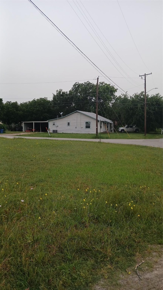401 N Smith Ave, Dawson, TX 76639 - view of green lawn