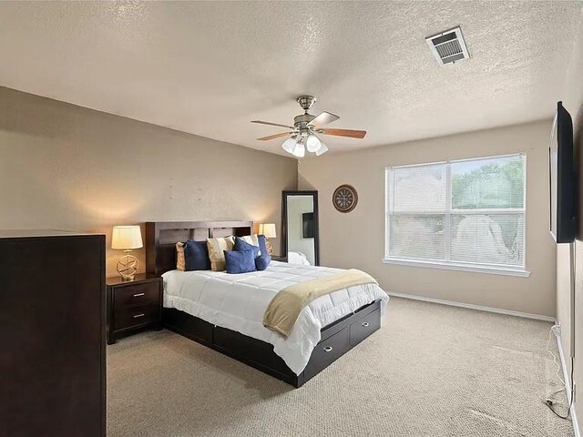 130 Walnut Dr, Seagoville, TX 75159 - living area featuring an inviting chandelier, light carpet, baseboards, and visible vents